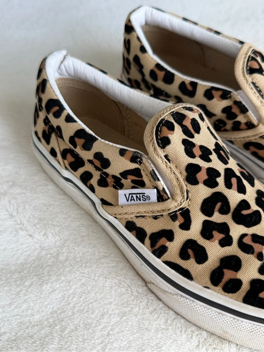 Vans Kids Slip-On Sneakers in Leopard Print